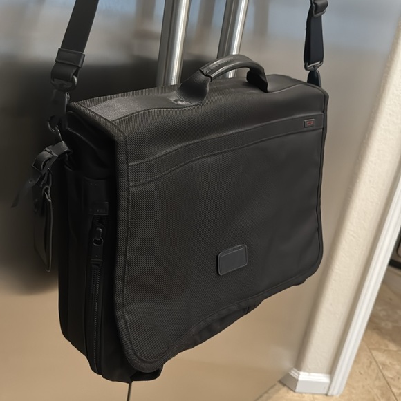Tumi canvas briefcase laptop messenger bag EUC, never used. - Picture 5 of 7